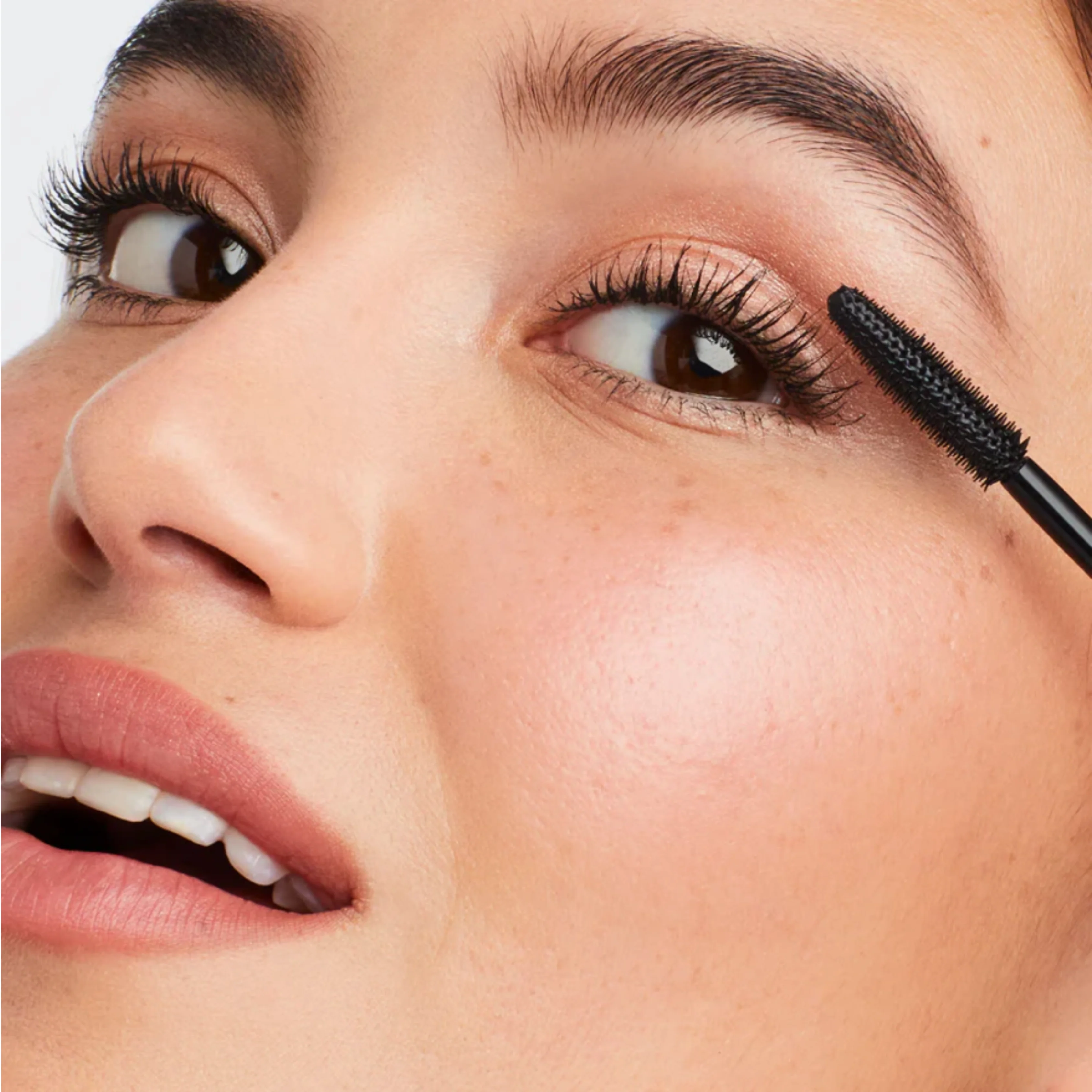 Jane Iredale Lash Fixation Length & Definition Tubing Mascara 8ml - Image 3